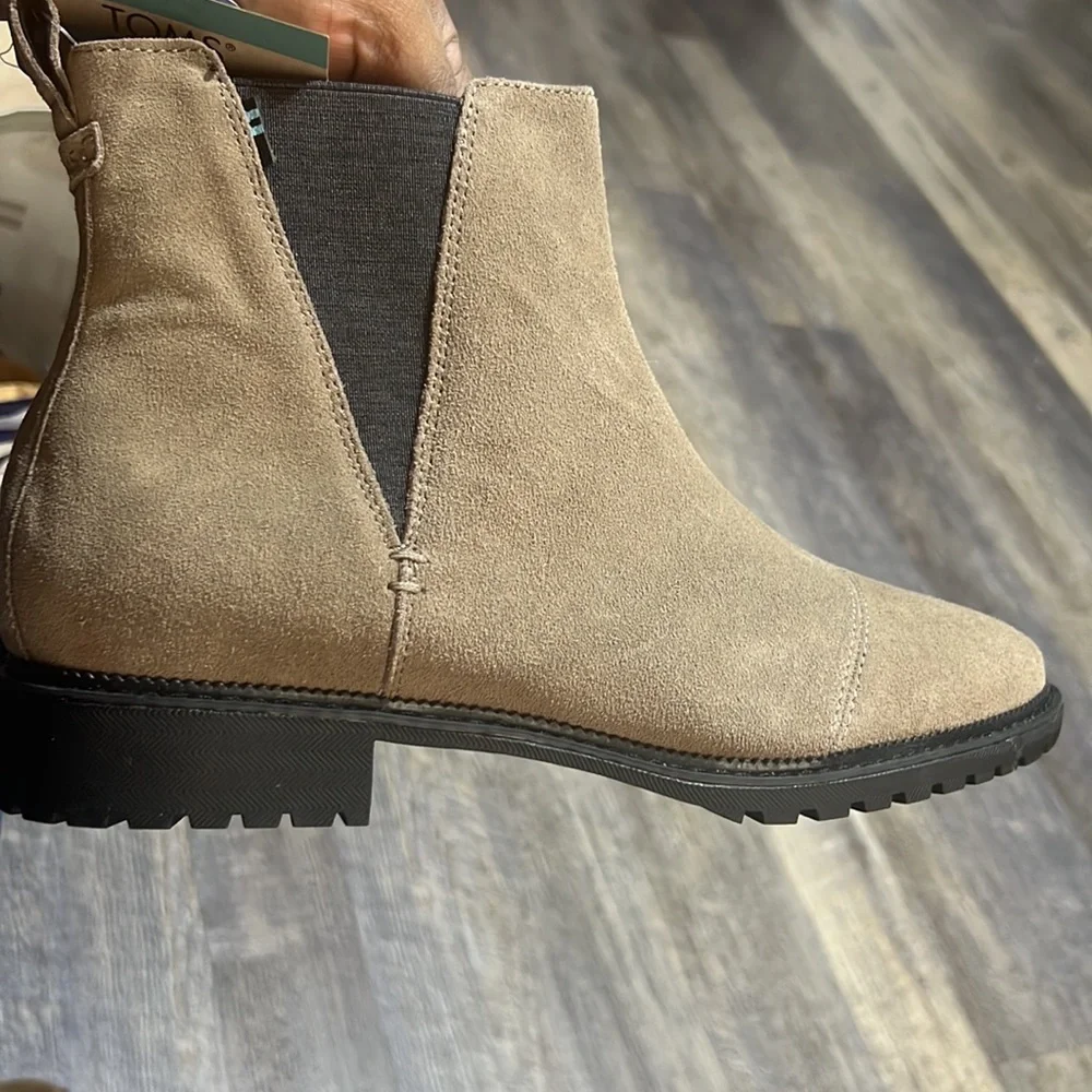 Toms - Picture 10 of 10